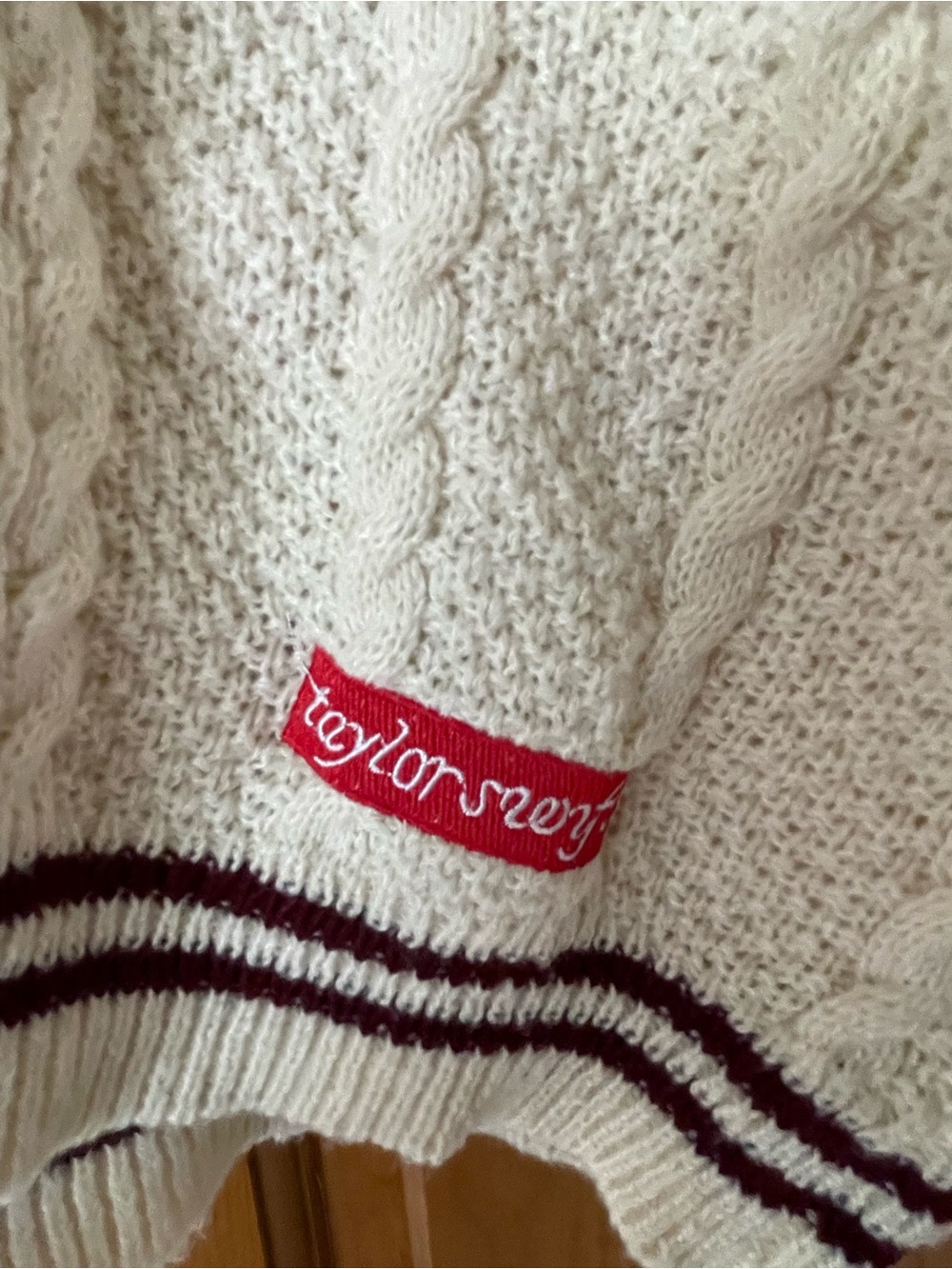 Taylor Swift Folklore cardigan.  Like new worn once in excellent condition. - Picture 3 of 4
